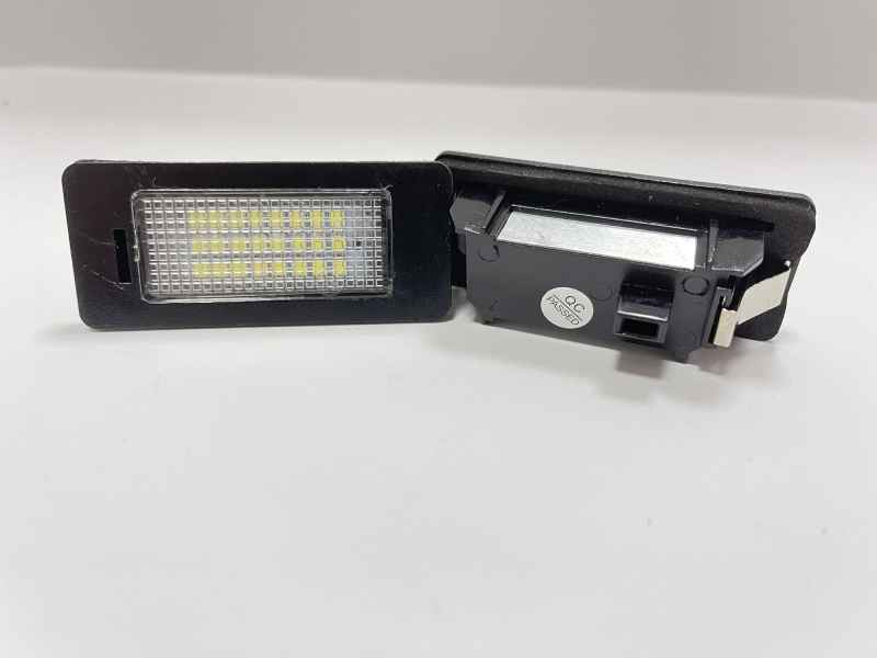 LED плафон за Audi Q5-A4 0003 6000K 12V 2 броя