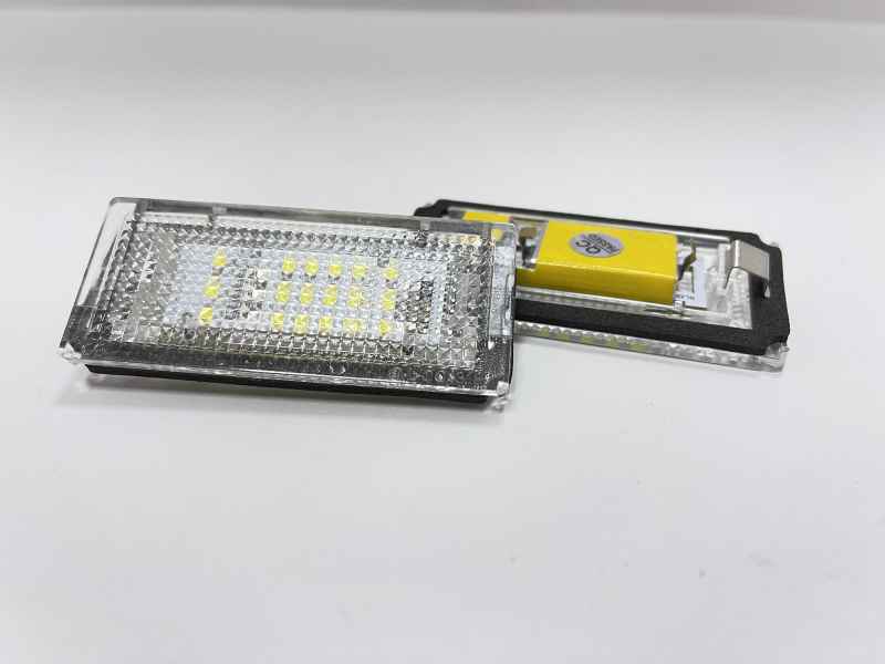 LED плафон за BMW Е46 6000K 12V 2 броя 